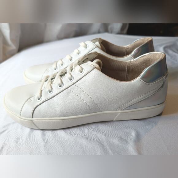 Naturalizer Morrison White Leather Sneakers With Silver Holographic Heel Size 9w - Picture 1 of 9